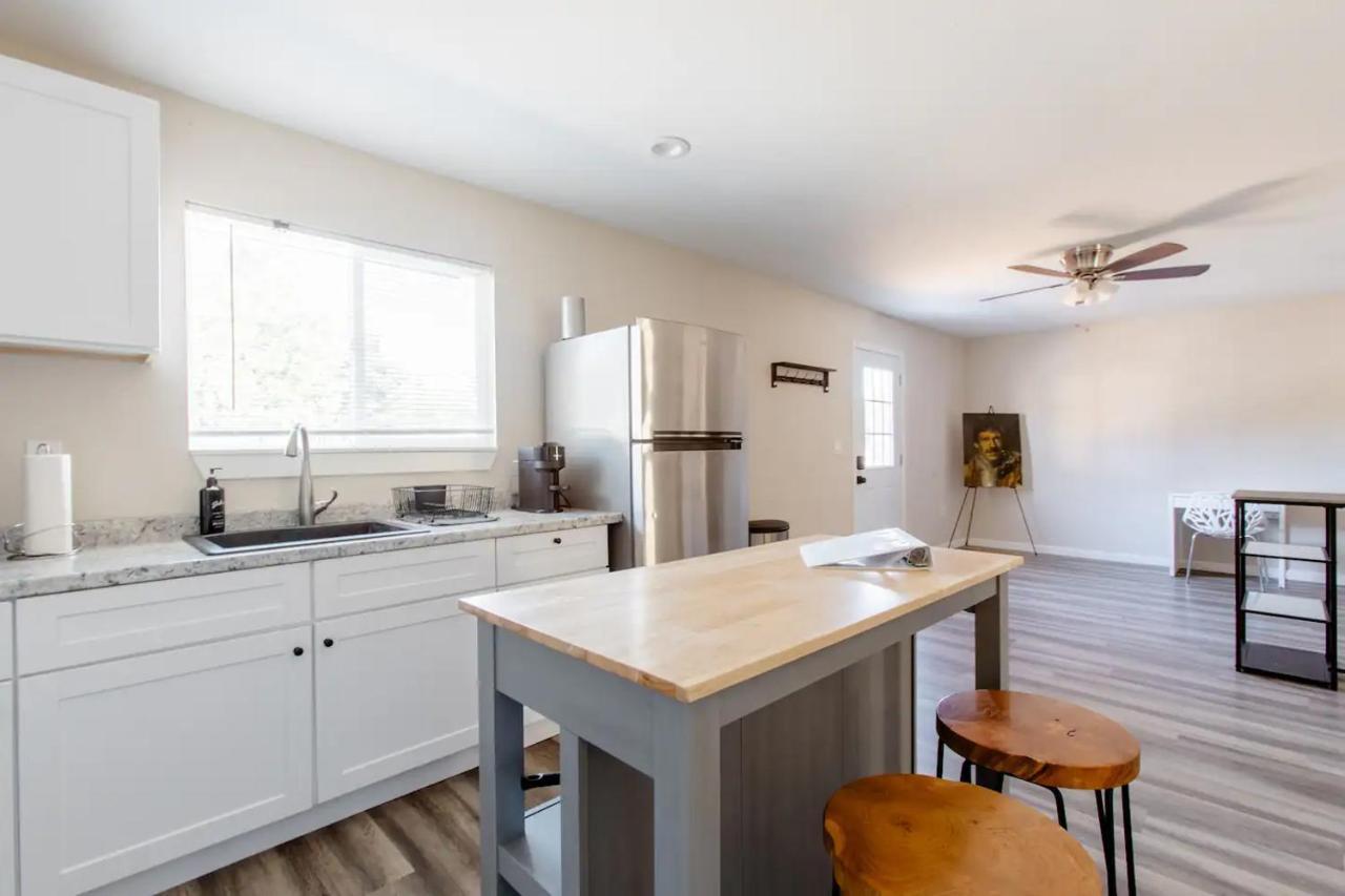 Beautiful Spacious Guest Home ローズビル エクステリア 写真